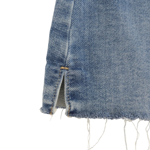 Express Mom Shorts Super High Rise Medium Wash Cut Off Raw Hem Denim 6 - Picture 2 of 8